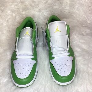NIKE  Air Jordan 1 Low SE "Chlorophyll"